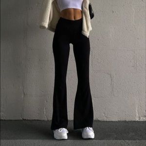 GYPSY WARRIOR BLACK FLRED LEG LEGGINGS MEDUIM